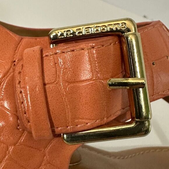 Liz Claiborne Twiggy Memory Foam Flip Flop T Strap Sandal Coral| Women Size 7 - Picture 9 of 9